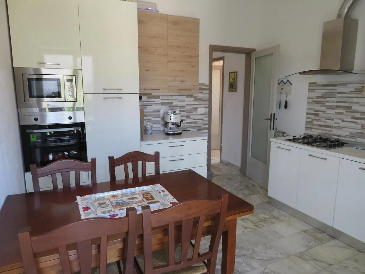 Bed & Breakfast La Mimosa Chic Bed and Breakfast Pietrasanta