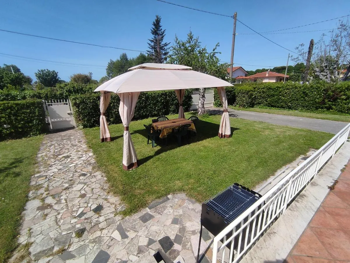 Bed & Breakfast Bed and Breakfast La Mimosa Chic Pietrasanta Italia