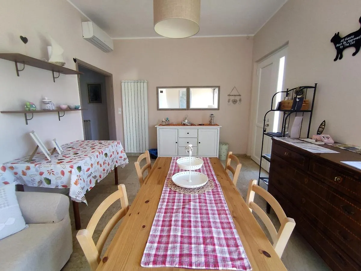 Bed & Breakfast La Mimosa Chic Bed and Breakfast Pietrasanta