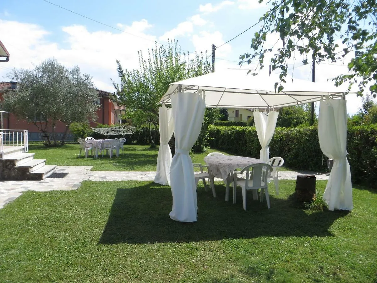 La Mimosa Chic Bed and Breakfast Pietrasanta 0*,
