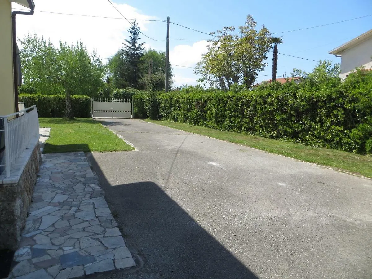 Bed and Breakfast La Mimosa Chic Pietrasanta 0*,  Italia
