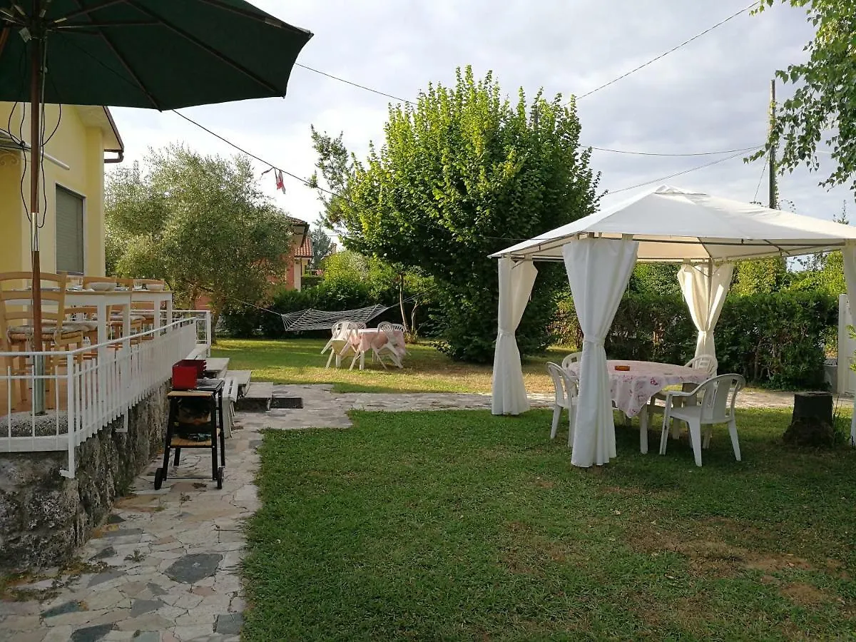 Bed & Breakfast La Mimosa Chic Bed and Breakfast Pietrasanta Italië