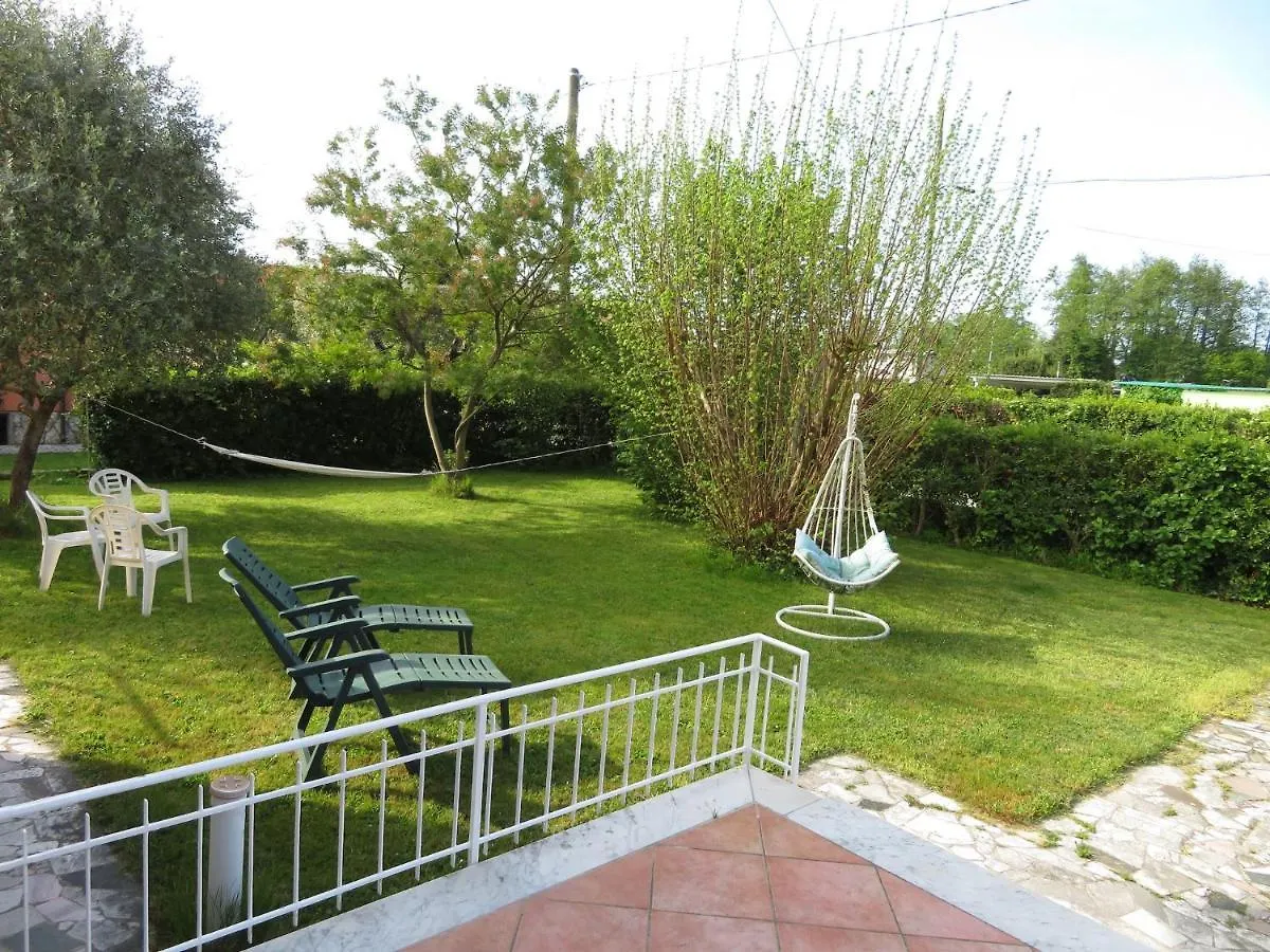 La Mimosa Chic Bed & Breakfast Pietrasanta İtalya